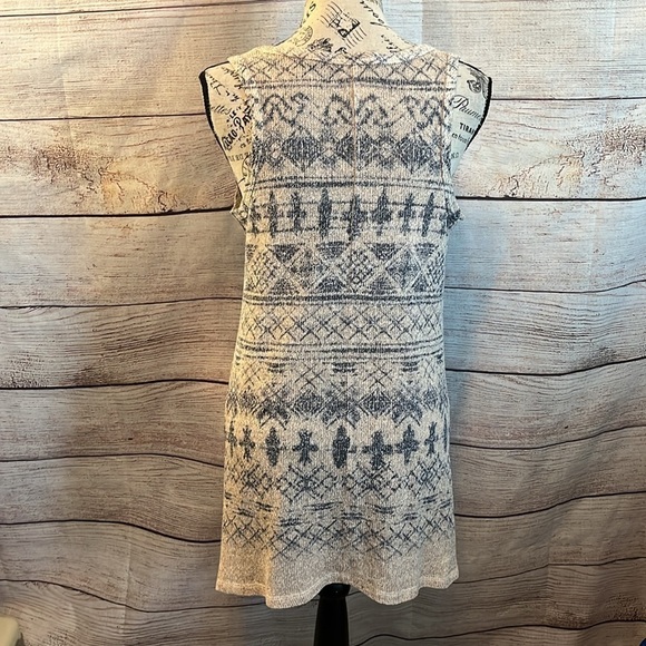 Vocal Aztec Tribal Tank Top Embellished Crystals Size Medium Lightweight Knit - Picture 6 of 9